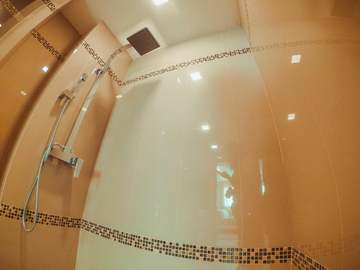 Club Royal Suites Pattaya ภายนอก รูปภาพ
