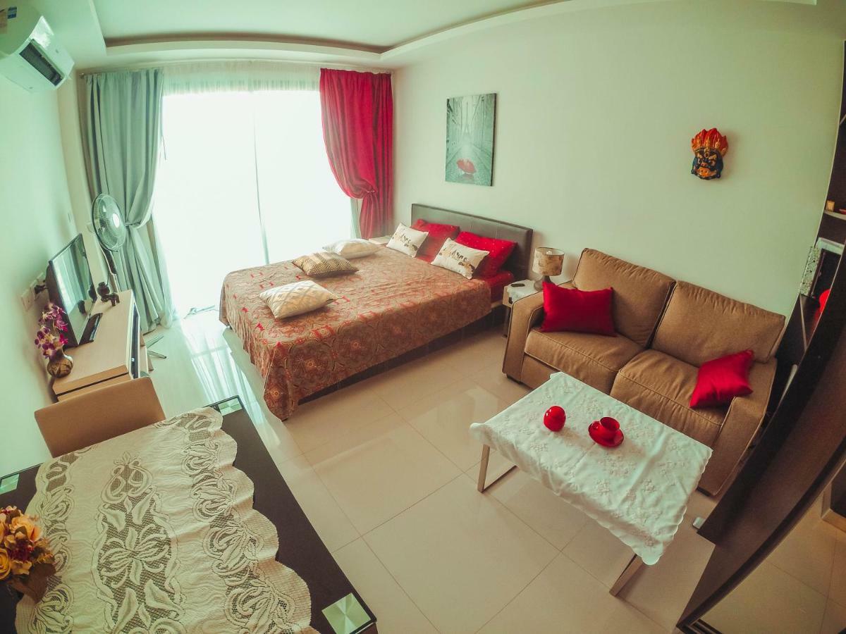 Club Royal Suites Pattaya ภายนอก รูปภาพ