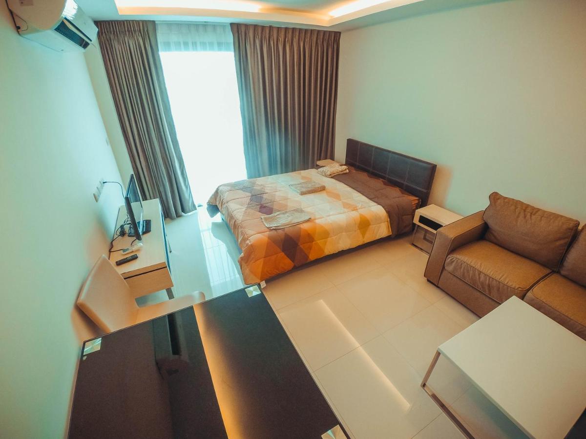 Club Royal Suites Pattaya ภายนอก รูปภาพ